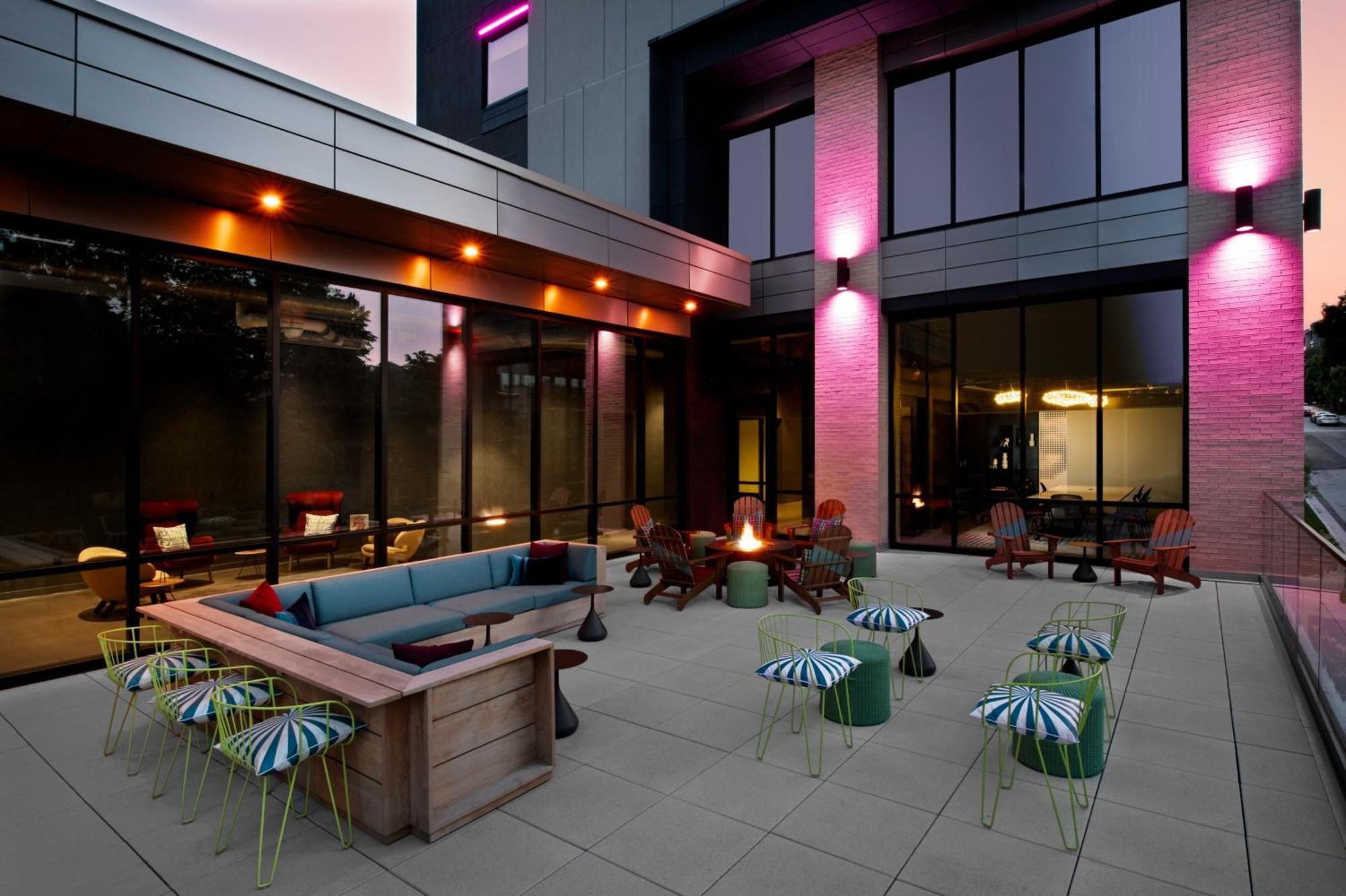 Aloft Kansas City Country Club Plaza Exterior foto